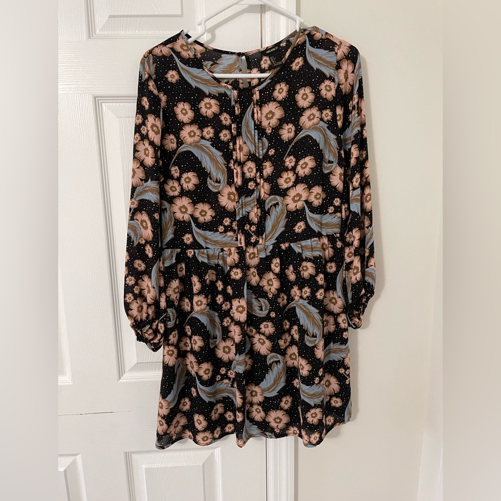 Never worn. But love the pattern!